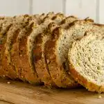 Kas notiek ar ķermeni, ja ēdat pilngraudu maizi: uztura speciālista