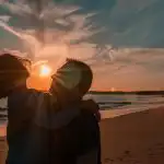 Pētnieki noskaidro, vai cilvēki var kontrolēt savu laimi Pētnieki noskaidro, vai cilvēki var kontrolēt savu laimi