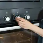 Vairuma mājsaimnieču kļūda: kas slēpjas aiz noslēpumainā ventilatora simbola krāsnī